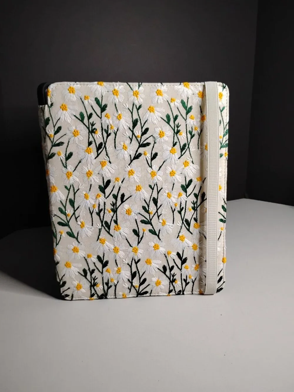 Embroidered Daisy Ipad Case Approx 11